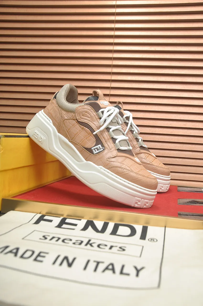 Men's shoes 💰600💶 [Fendi] The latest casual sports shoes 🔥 Many 💑 stars have the same style FD match. The original version is a one-to-one replica. Designer Kim Jones's first fendi match and Donkey brand Trainer basketball sneakers. Material: Original silk mesh. Lining: Breathable mesh. Packaging: Original 1:1 matching high-end packaging. Size: 38-45 (45 is custom-made and cannot be returned or exchanged)